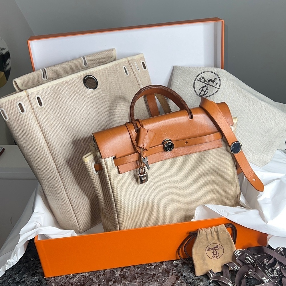 Hermès 39 Herbag Beige Toile Canvas Vache Hunter Leather Box, Dusters, Ribbons